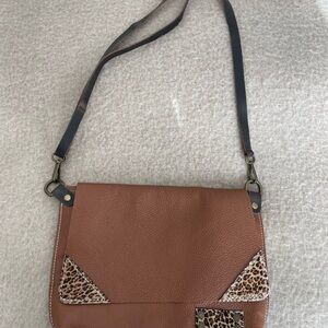 Brown Leopard Accent Shoulder Bag